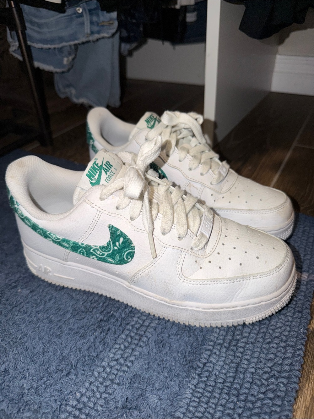 Nike Kids White Sneakers with Green Patterned Swoosh